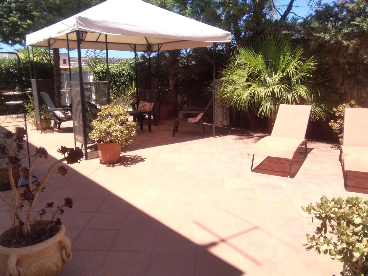 Villetta Magnolie By Trerose Properties - Villetta Indipendente Con Wi-Fi E Posto Auto Gratuito サン・ヴィート・ロ・カーポ エクステリア 写真
